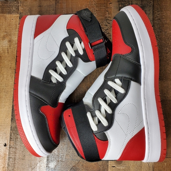 NEW Nike Air Jordan 1 Retro Nova XX Bred Toe - Picture 2 of 10